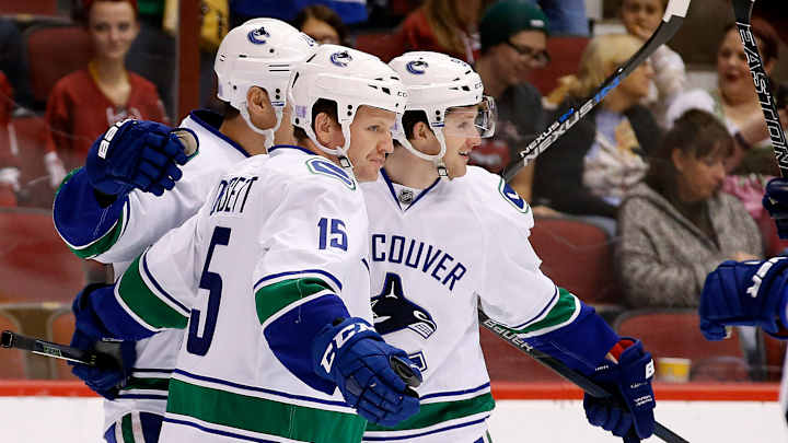 Canucks jump on Coyotes with 3 quick goals in 4-3 win