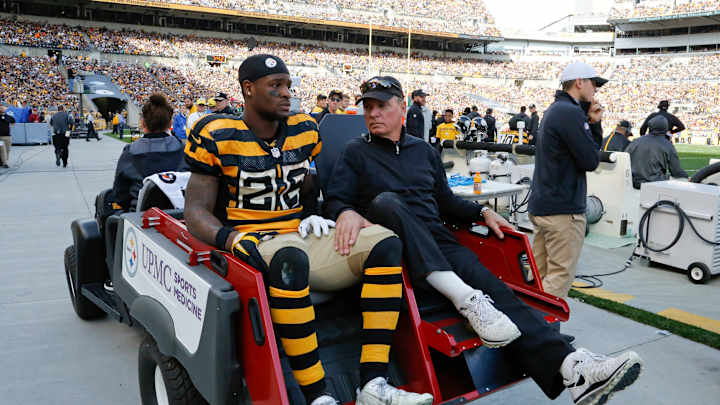 Steelers place All-Pro RB Bell on IR