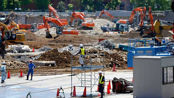 Japan leader announces redo for costly Tokyo Olympic stadium