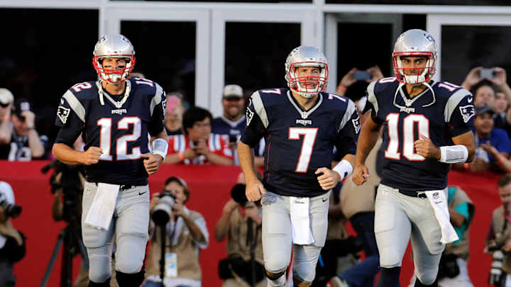 Brady makes brief show in Patriots' 22-11 loss to Packers Brady makes brief show in Patriots' 22-11 loss to Packers