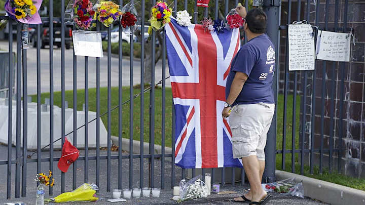 IndyCar heads to season finale reeling from Justin Wilson's death