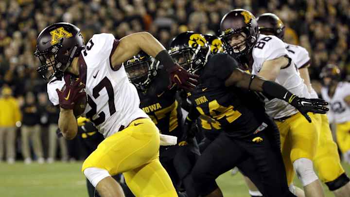 No. 8 Iowa holds off Minnesota 40-35 No. 8 Iowa holds off Minnesota 40-35