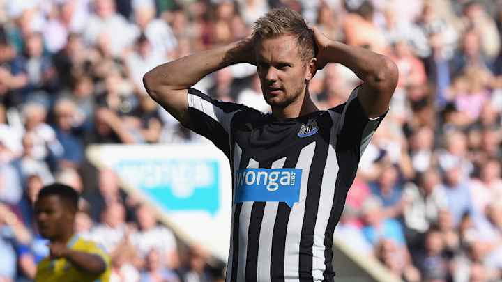 Newcastle United's Siem de Jong out eight weeks with collapsed lung