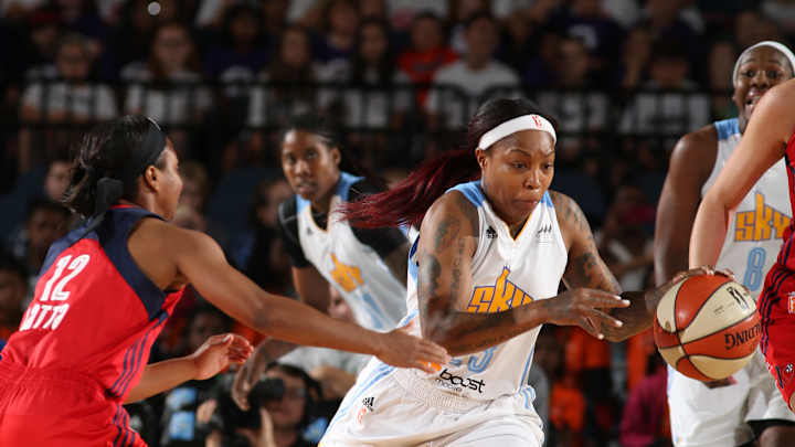 Quigley scores 15 to lead Sky over Mystics 85-57