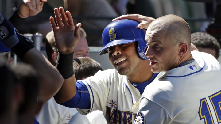 Cruz's bat, Hernandez's arm boost Mariners over Rangers