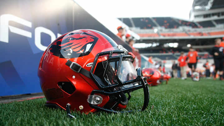 Four-star safety Shurod Thompson commits to Oregon State