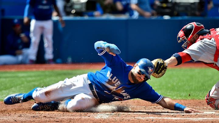 AL East-leading Blue Jays lose grip, last-place Bosox win