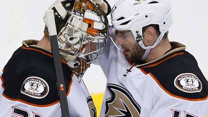 Hiller's return to Anaheim highlights Ducks-Flames 2nd round