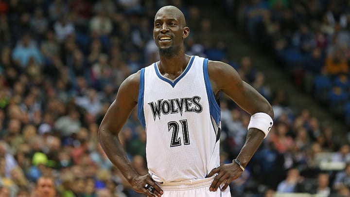 Grade the deal: Timberwolves re-sign Kevin Garnett to 2-year contract Grade the deal: Timberwolves re-sign Kevin Garnett to 2-year contract