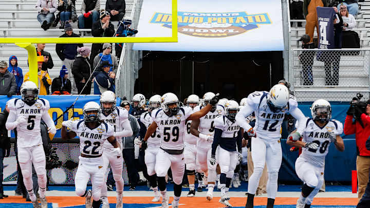 Stein, Brown lead Akron past Utah State in Potato Bowl