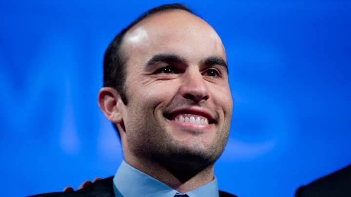 Donovan downplays Wambach tweet, says it was no dig at Klinsmann Donovan downplays Wambach tweet, says it was no dig at Klinsmann