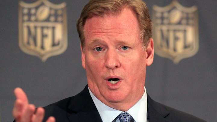 The Latest: Goodell, Brady arrive for 'Deflategate' hearing