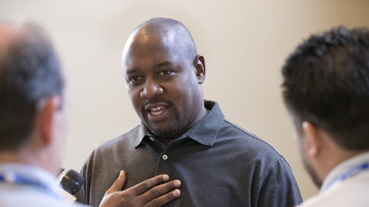 Will free agents take $15.8M qualifying offers Friday?