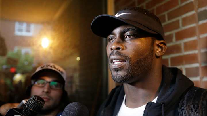 Michael Vick to lobby for law to protect animals in hot cars