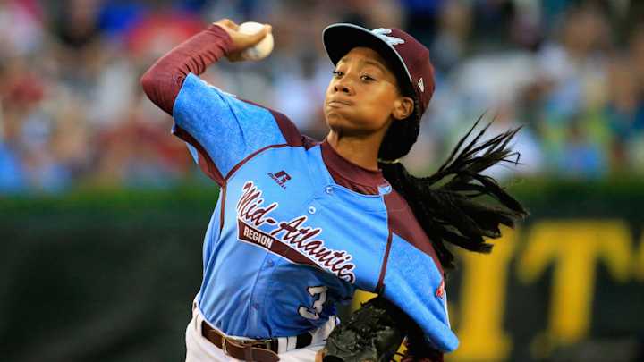 Mo'ne Davis asks college to reinstate player dismissed for tweet