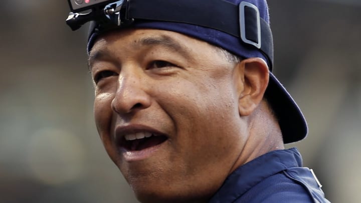 Dodgers welcome Dave Roberts back as manager
