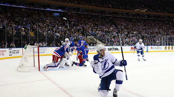 Lightning C Tyler Johnson notches hat trick in Game 2, including 5-on-3 goal