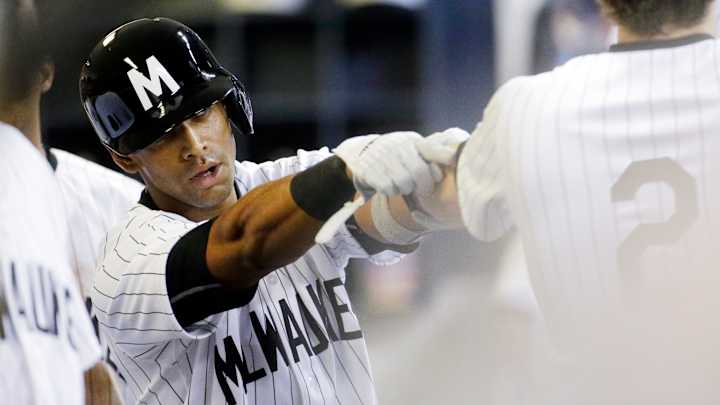 Brewers capitalize on lineup change, beat Pirates 8-5