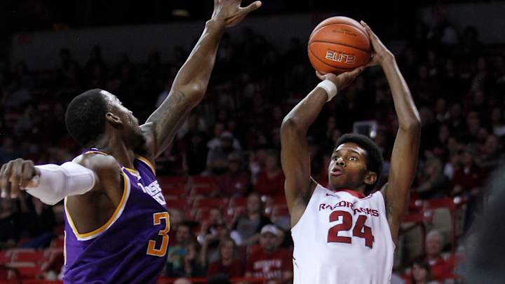 Kingsley's career night leads Arkansas past Tennessee Tech