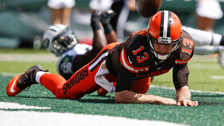 Browns' McCown in concussion program, Manziel may start