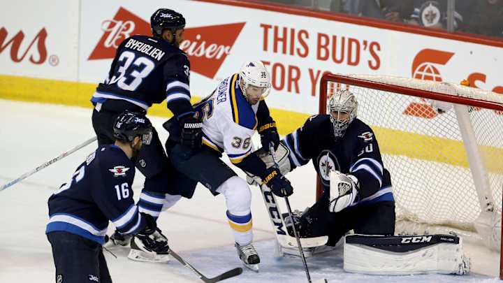 Blues erase deficit, beat Jets 4-3 on late goal from Stastny