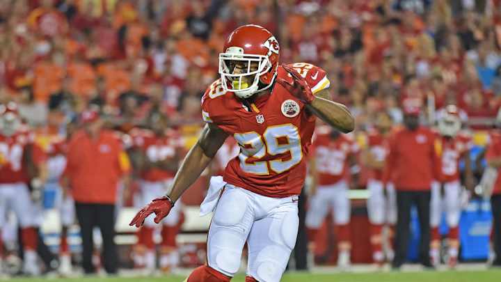 Chiefs’ Eric Berry surprised by nurses before return to Arrowhead Stadium Chiefs’ Eric Berry surprised by nurses before return to Arrowhead Stadium