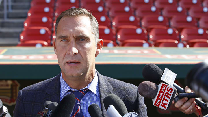 Cole Hamels dominates, Phillies beat Cardinals 4-1