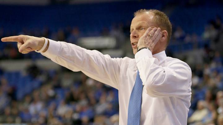 Saint Louis beats North Florida 70-50