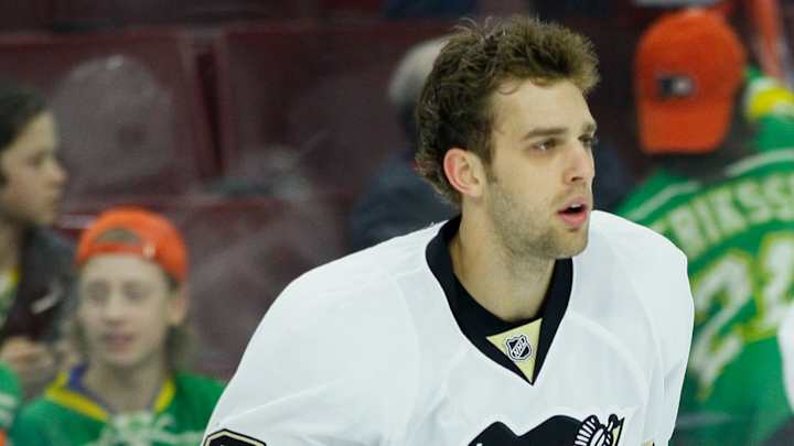 Sutter signs 5-year extension with Canucks