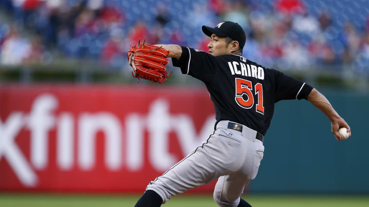 Marlins' Ichiro pitches inning in relief