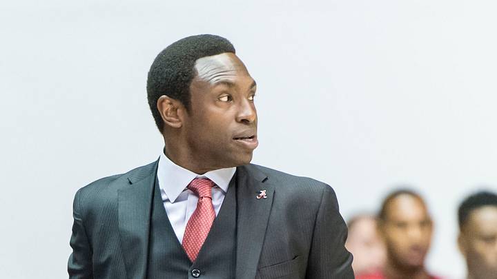 Cooke leads Dayton 80-48 rout of Alabama Cooke leads Dayton 80-48 rout of Alabama