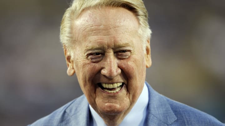 Vin Scully says he's 'chafing at the bit' to return in 2016