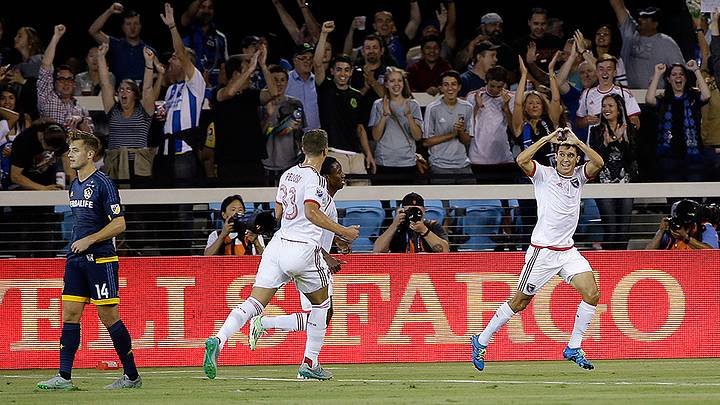 Shea Salinas goal lifts Earthquakes over Galaxy in MLS play