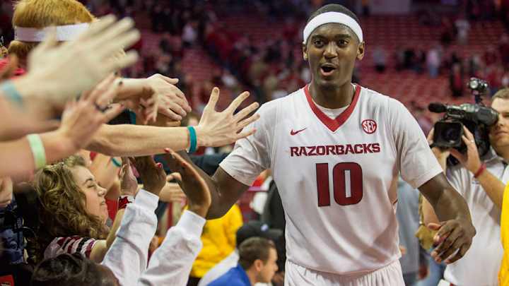 Watch: Arkansas F Bobby Portis beats Alabama at the buzzer Watch: Arkansas F Bobby Portis beats Alabama at the buzzer