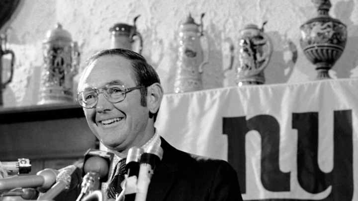 Bill Arnsparger, Miami's "No-Name Defense" coach, dies at 88