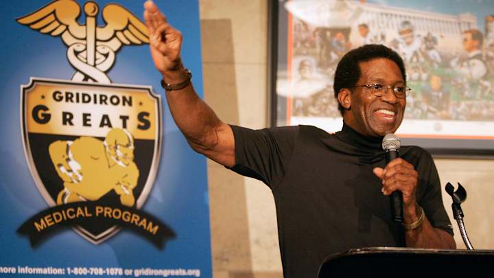 Former Dolphins RB Mercury Morris tweets support of Newton, Panthers