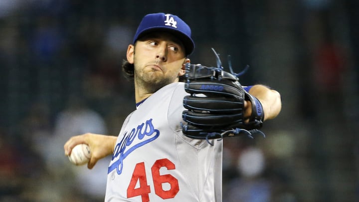 Dodgers pitcher Mike Bolsinger leaves with flu-like symptoms