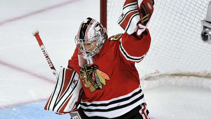 Rangers acquire goalie Raanta from Blackhawks