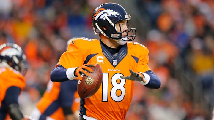 Broncos announce Peyton Manning is returning for 2015 season Broncos announce Peyton Manning is returning for 2015 season