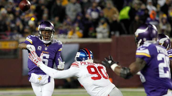 Jason Pierre-Paul wants to stay with Giants