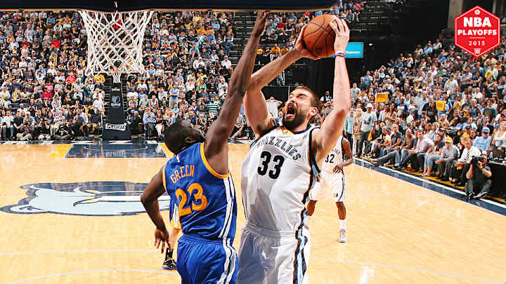 Warriors ride defensive adjustments to rout of Grizzlies in Game 4