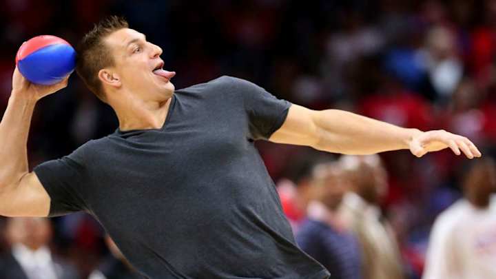 Rob Gronkowski goes full WWE to become ‘Gronkasaurus’