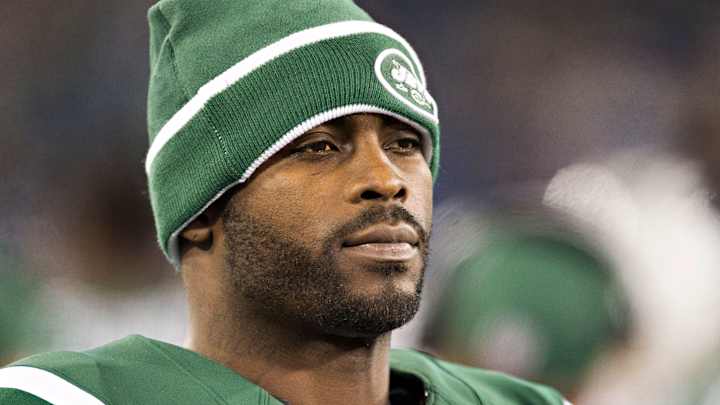 Pittsburgh Steelers sign quarterback Michael Vick
