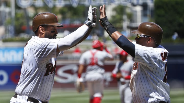 Shields balks in go-ahead run; Padres lose 7-3 to Reds