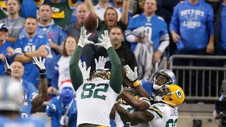 Packers beat Lions 27-23 on Rodgers-to-Rodgers Hail Mary