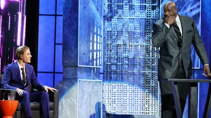 Shaq takes on Lakers, Clippers at Comedy Central's Justin Bieber roast