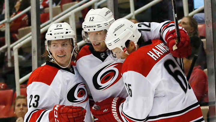 Hurricanes hand Red Wings 1st loss of season, 5-3