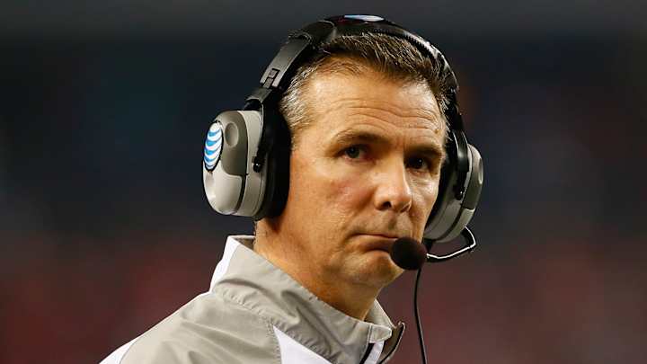 Oregon fan makes fun of Ohio State coach Urban Meyer with sign