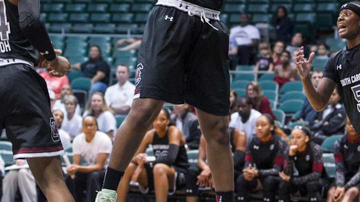 No. 2 South Carolina beats Cal State Bakersfield 90-71