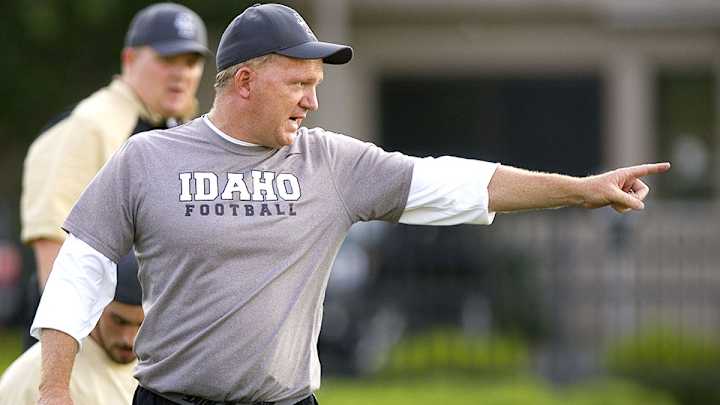Reporter says Idaho coach had to be restrained during angry confrontation